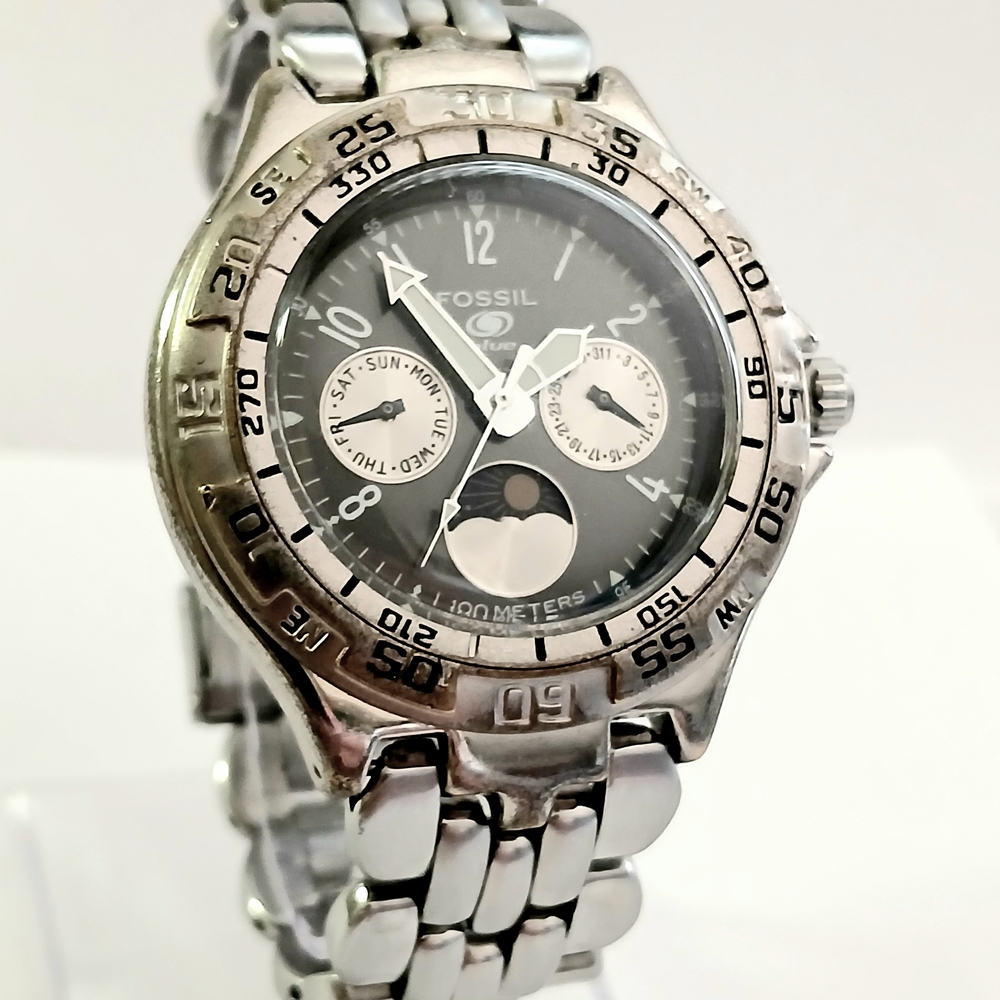 Mens Refurbished. Fossil Blue Quartz Wristwatch. See Discription For Details.